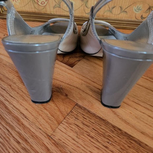 Gray and cream wide heel - Picture 2 of 6